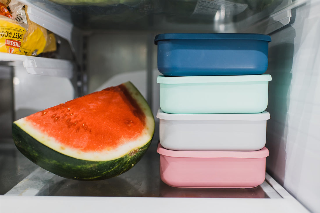 Dreamroo's silicone bento boxes in 4 different bold colors, refrigerator safe containers