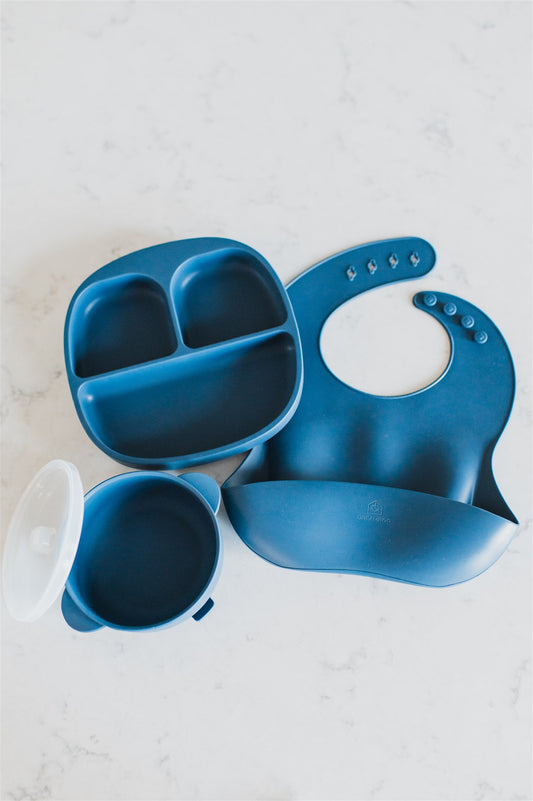 Mealtime set 1 in blue: divided suction plate, suction bowl, and adjustable silicone bib