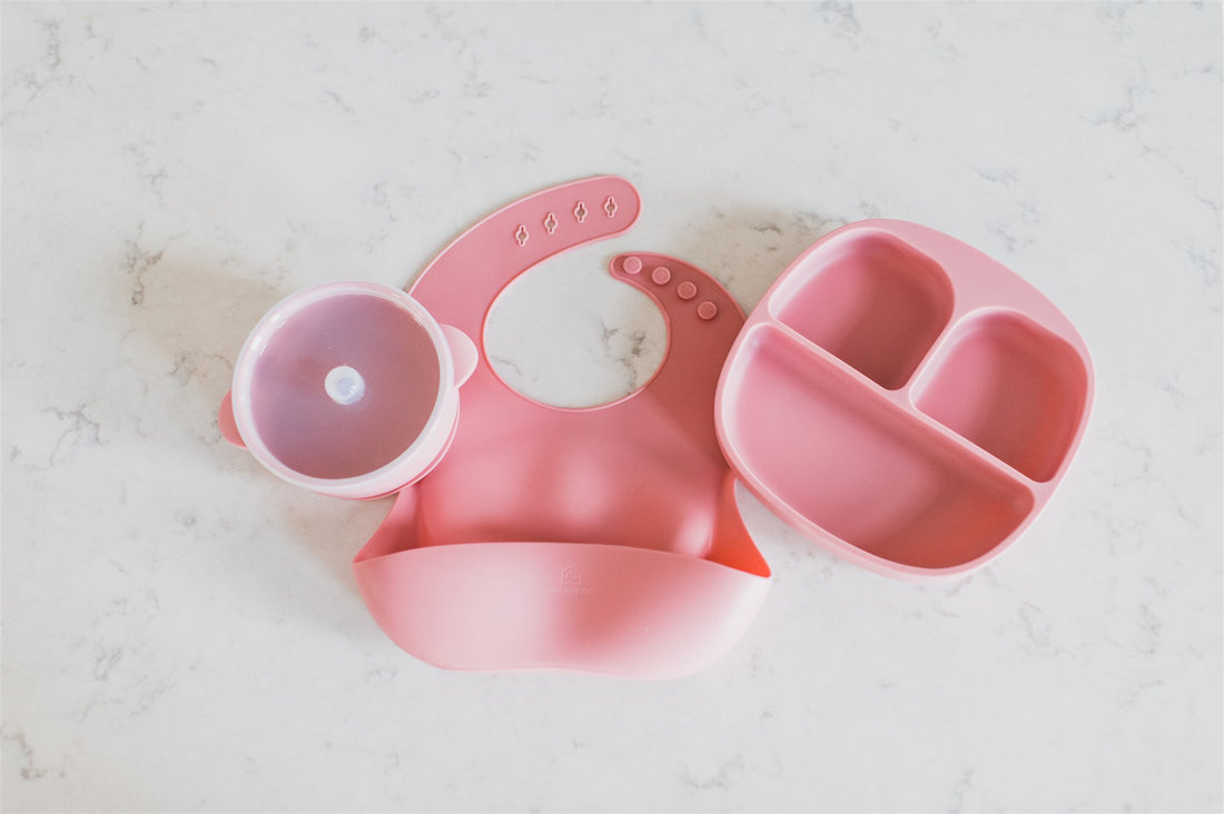 The Benefits of Silicone: Why Dreamroo's Silicone Bibs and Plates are a Game Changer