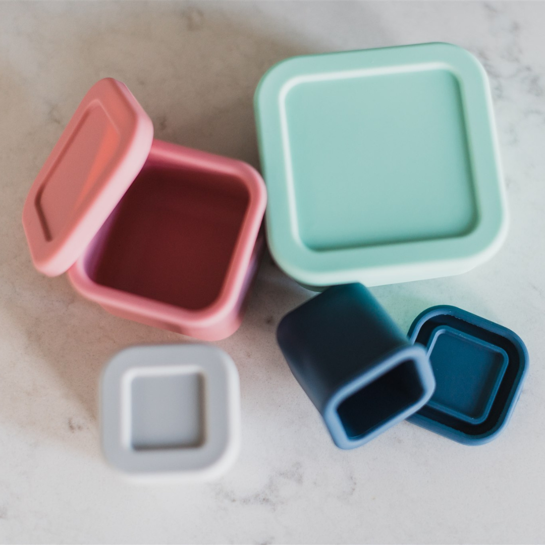 Dreamroo's silicone small food container set