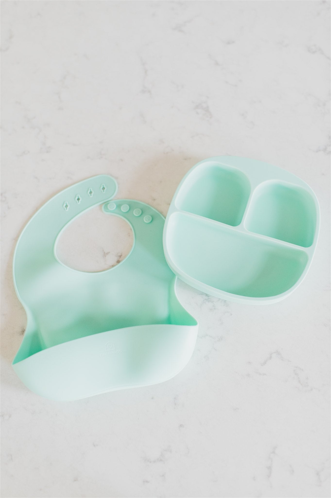 Baby Feeding Set | Suction Plate & Silicone Bib